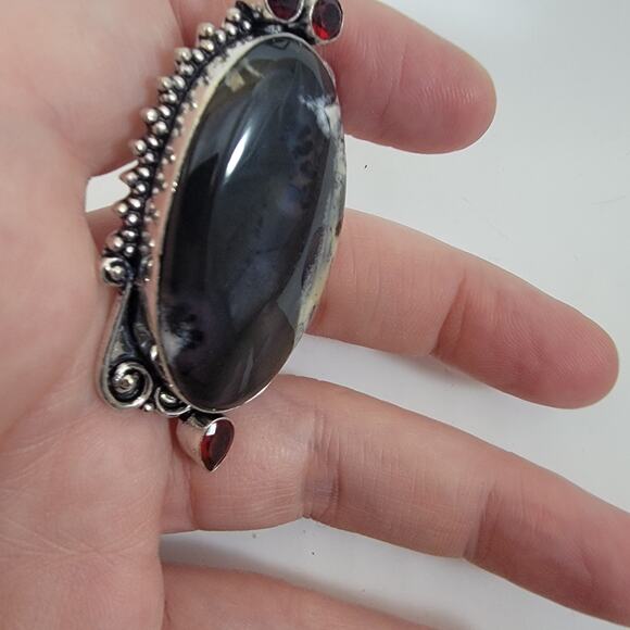Handmade Silver Pendant with Dendritic Agate and Red Garnets in Bezel Setting - Picture 6 of 10